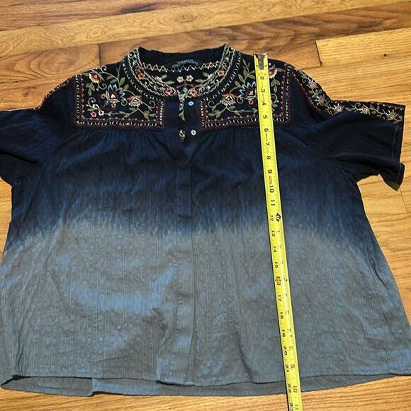 ZARA Blue/Grey Ombré Floral Embroidered Cotton Top, Hidden Button Front Sz Large - Picture 12 of 15